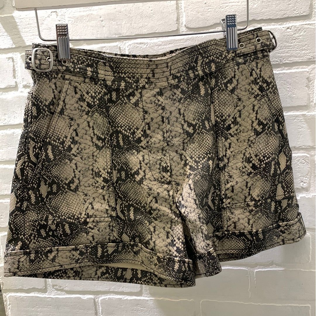 CHACE BELTED SHORT