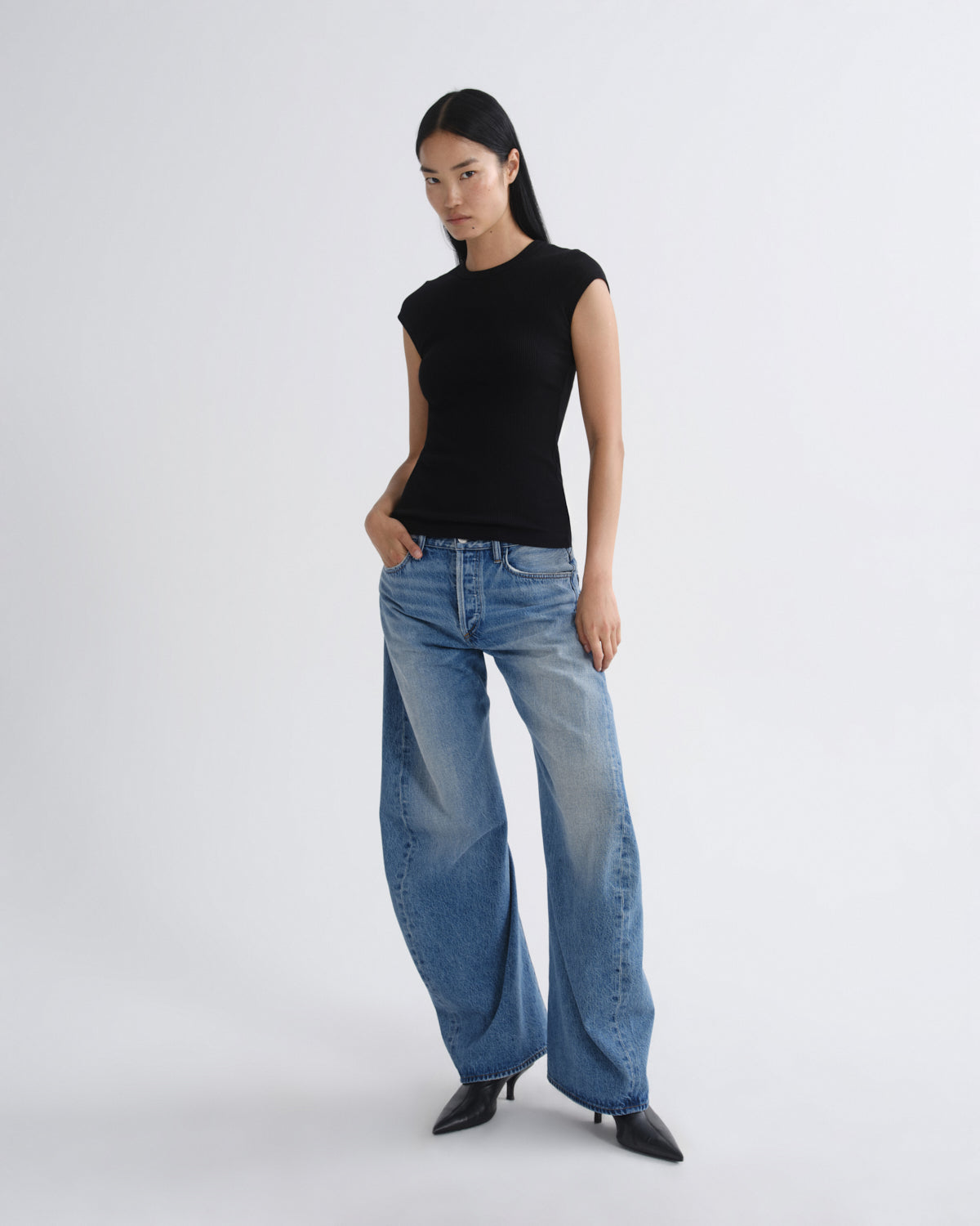 AGOLDE Spiral Jean in Venture - front
