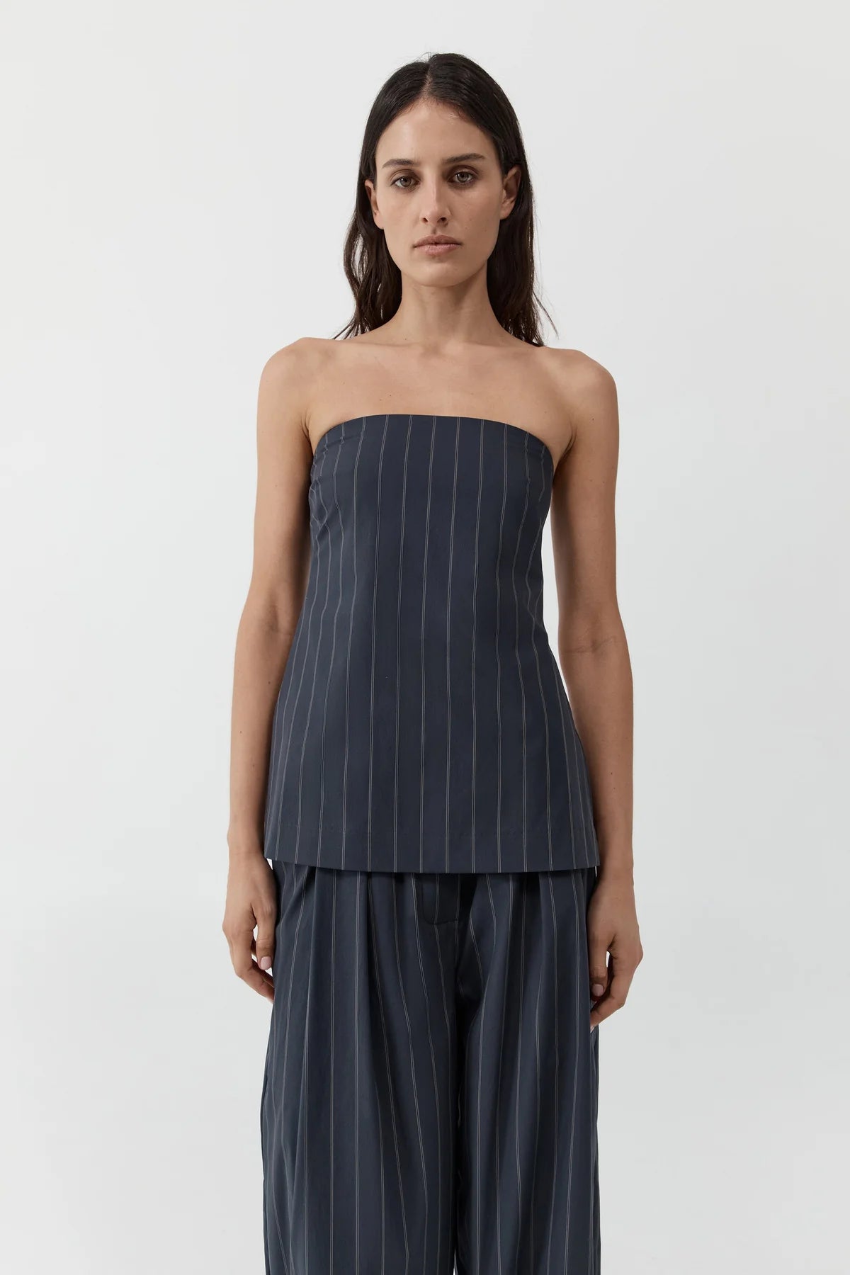 STRAPLESS ROULEAU TIE TOP