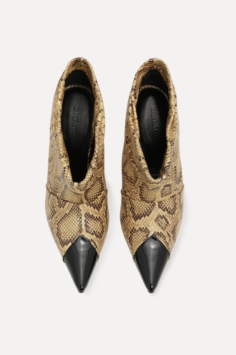 LEATHER POINTED TOE BOOT