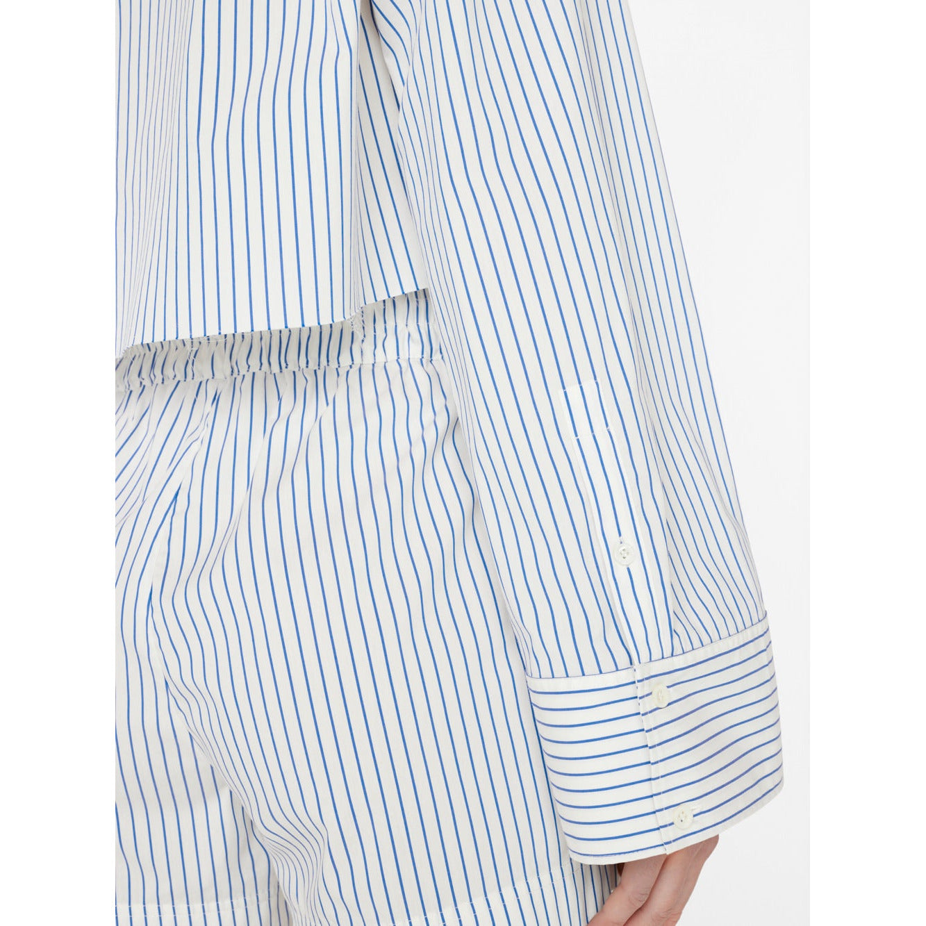 CROPPED WIDE SLEEVE SHIRT