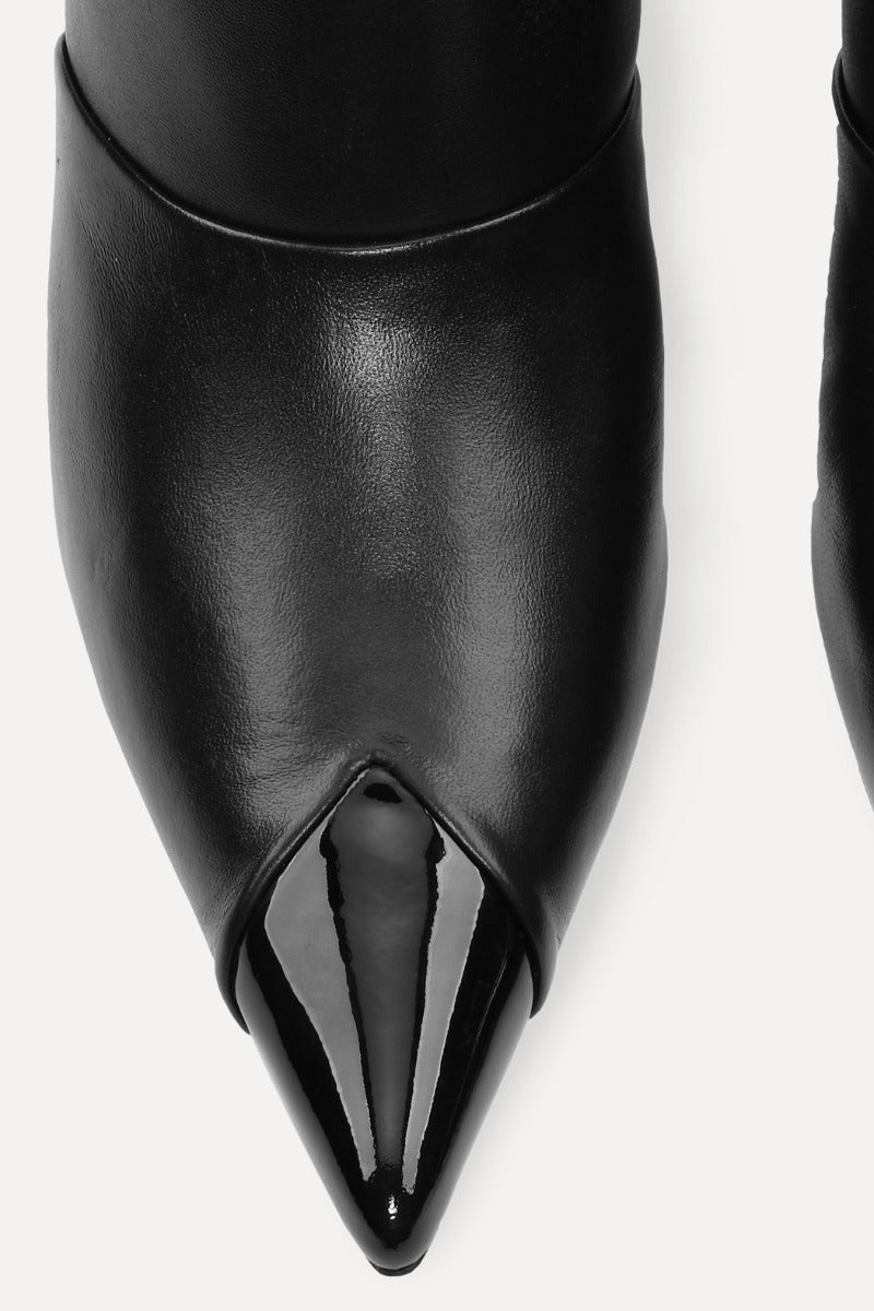 POINTED LEATHER BOOT