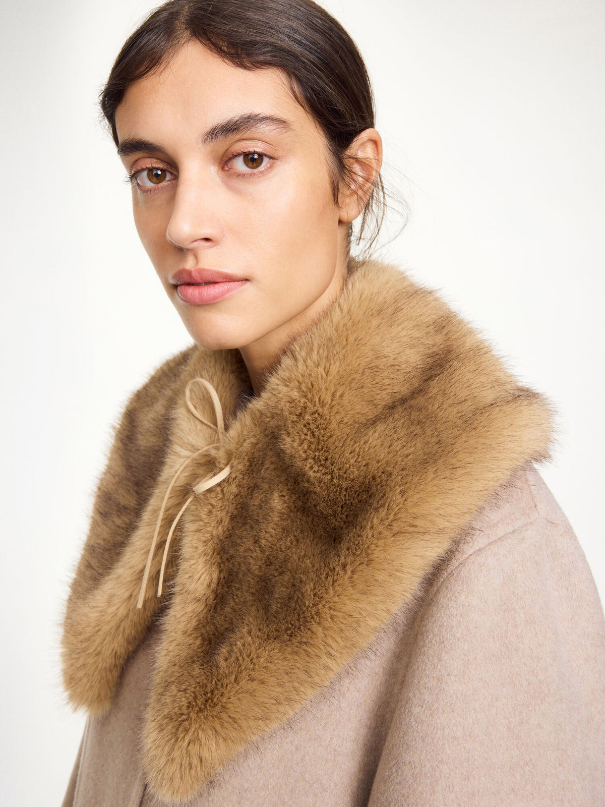 Cowilla Collar Tannin detail