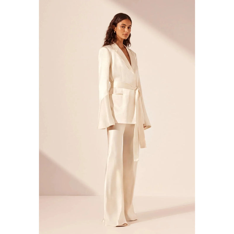 LA LUNE FLARED SLEEVE BELTED BLAZER