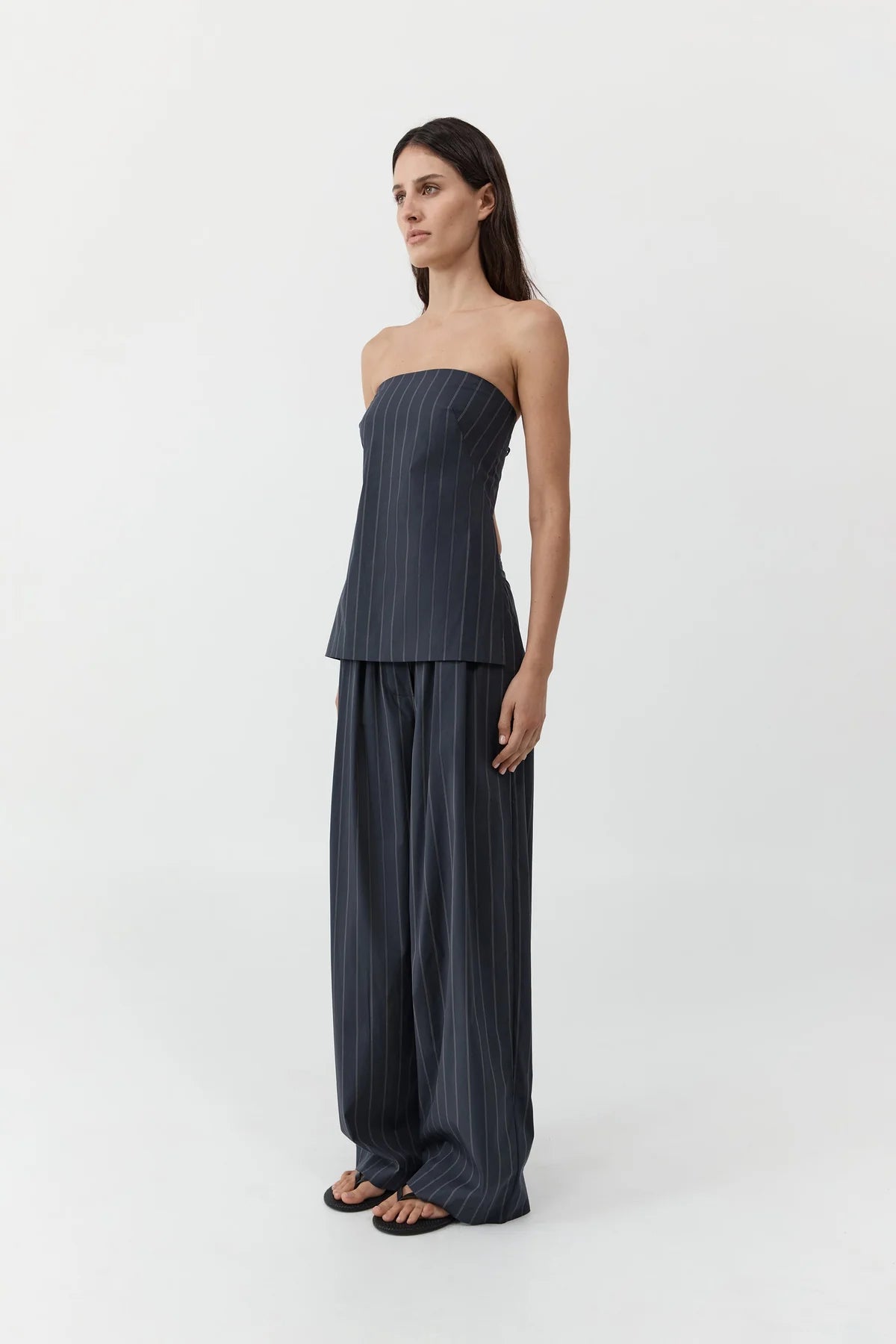 STRAPLESS ROULEAU TIE TOP