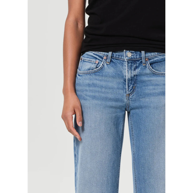 LOW RISE SLIM JEANS